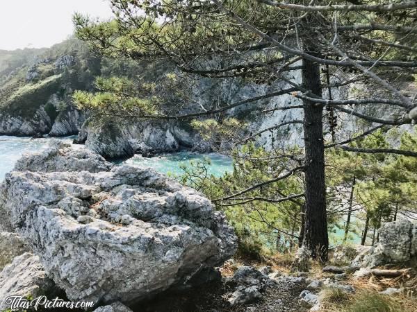 Photo Plage de l’Île Vierge : Petite Plage de l’Île Vierge à Crozon,  vue de la pointe, depuis le dessus des 2 Arches.c, Plage de l’Île Vierge, Crozon, falaises, mer