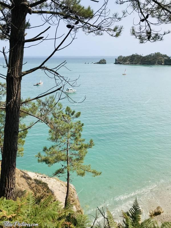 Photo Crozon : Jolie petite balade à la presqu’île de Crozon. Pleins de très jolis coin avec de toutes petites plages difficiles d’accès si on est pas un peu sportif 😅c, Crozon, mer, rochers