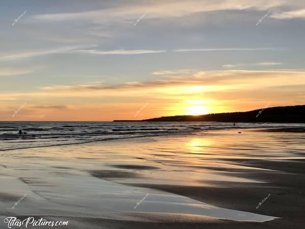 Photo La plage du Veillon : Magnifique coucher de soleil à La plage du Veillon à Talmont-Saint-Hilaire 😍🥰c, Plage du Veillon, Talmont-Saint-Hilaire