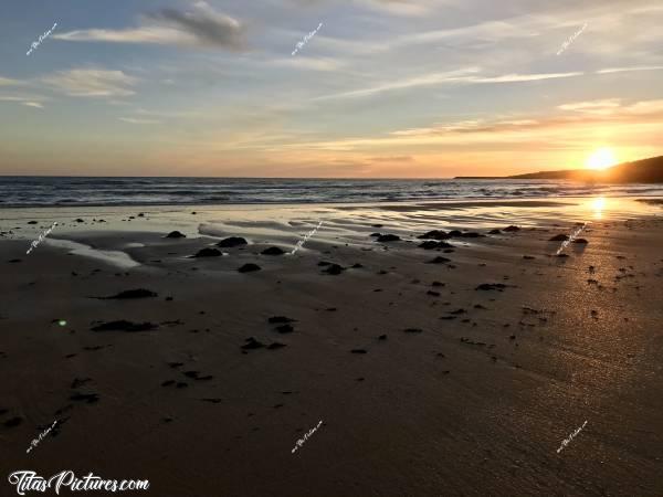 Photo La plage du Veillon : Magnifique coucher de soleil à La plage du Veillon à Talmont-Saint-Hilaire 😍🥰c, Plage du Veillon, Talmont-Saint-Hilaire