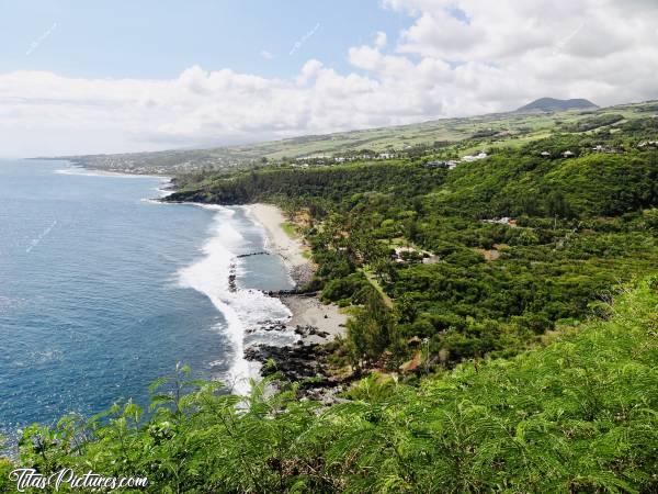 Photo Grande Anse : La plage de Grande Anse vue des hauteurs 😍c, La Réunion, Grande Anse, Sud-est, plage