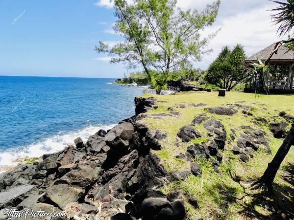 Photo La côte Sud : La côte Sud de l’Ile. Très bel endroit pour pique-niquer dans ces jolis petits abris 🤗😍
Mais je ne me rappelle plus le nom du Lieu..😅☺️ Quelqu’un reconnaît?c, La Réunion, Côte Sud