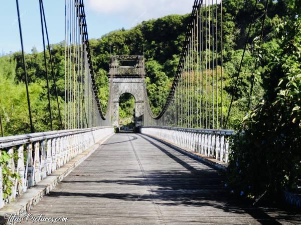 Photo Vieux Pont : Joli vieux Pont condamné 😢
Il est devenu trop dangereux 🙁
Désolée, je me rappelle plus où il est situé 😅☺️ Quelqu’un le reconnaît?🤔c, Vieux Pont, La Réunion