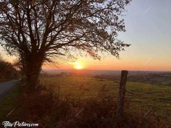 Photo Coucher de soleil : Coucher de soleil sur la Campagne du Boupère ...c, Coucher de soleil, Le Boupère, Campagne