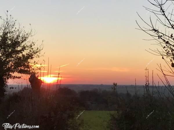 Photo Coucher de soleil : Coucher de soleil sur la Campagne du Boupère ...c, Coucher de soleil, Le Boupère, Campagne