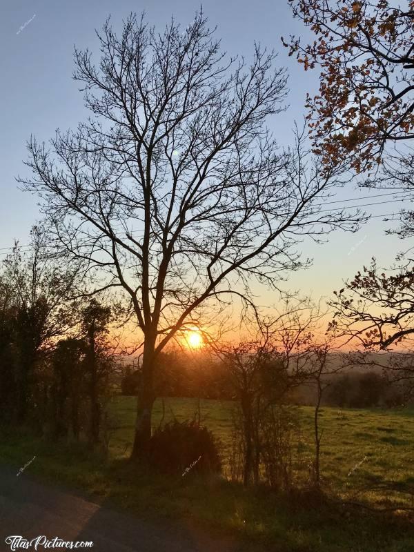 Photo Coucher de soleil : Coucher de soleil sur la Campagne du Boupère ...c, Coucher de soleil, Le Boupère, Campagne