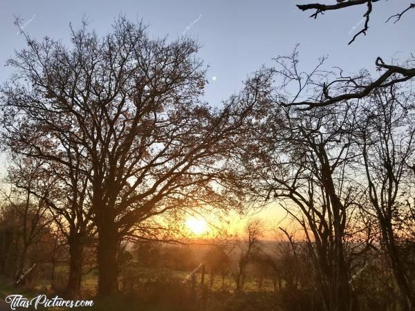 Photo Coucher de soleil : Coucher de soleil sur la Campagne du Boupère ...c, Coucher de soleil, Le Boupère, Campagne