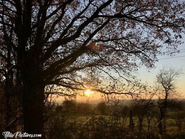 Photo Coucher de soleil : Coucher de soleil sur la Campagne du Boupère ... Trop belle cette petite randonnée de fin de journée 😍😎c, Coucher de soleil, Le Boupère, Campagne