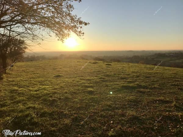 Photo Coucher de soleil : Coucher de soleil sur la Campagne du Boupère ... Trop belle cette petite randonnée de fin de journée 😍😎c, Coucher de soleil, Le Boupère, Campagne