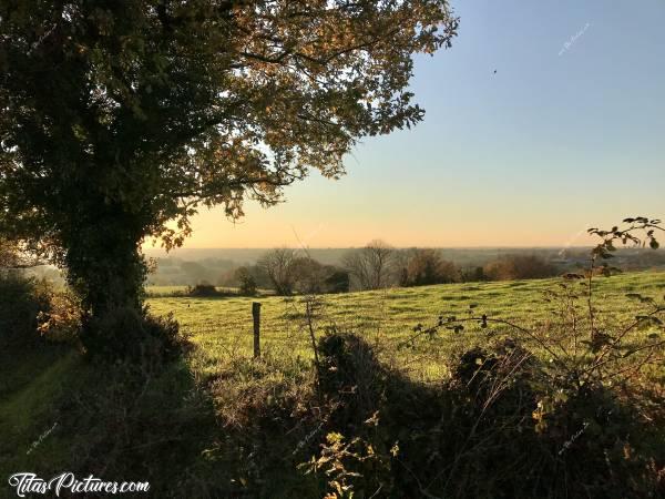 Photo Coucher de soleil : Coucher de soleil sur la Campagne du Boupère ... Trop belle cette petite randonnée de fin de journée 😍😎c, Coucher de soleil, Le Boupère, Campagne