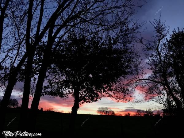 Photo Sunrise : Lever du soleil sur la campagne du Boupère.. 😍c, Lever du Soleil, campagne