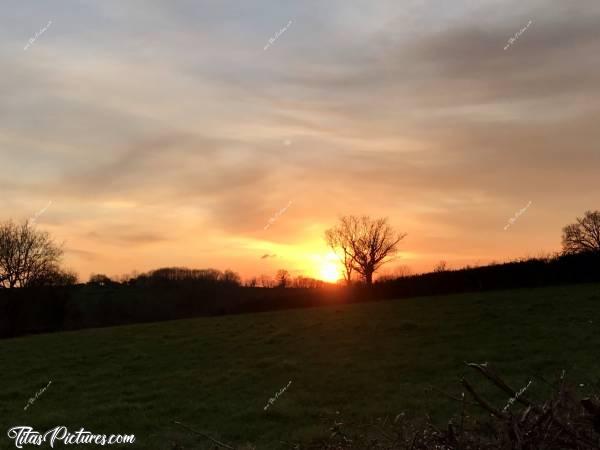 Photo Coucher de soleil : Joli Coucher de Soleil sur la Campagne du Boupère 👍🏻😍c, Coucher de soleil, Campagne, Champ