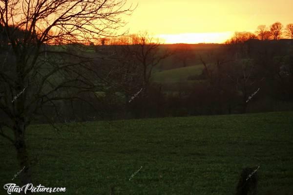 Photo Coucher de soleil : Coucher de Soleil sur la Campagne vendéenne.. 😍🥰c, Coucher de soleil, Campagne, Vendée, champs