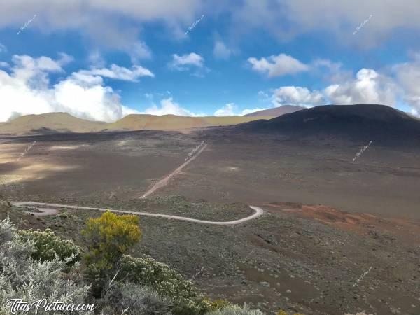 Photo La Plaine des Sables : La Plaine des Sablesc, La Réunion, Montagnes, Roches volcaniques, Plaine des sables