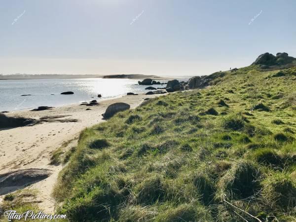 Photo La Baie du Kernic : Belle petite randonnée ensoleillée à ma plage préférée du Finistère 😍😎c, Baie du Kernic, Porsmeur, Plouescat, mer, rochers, dune