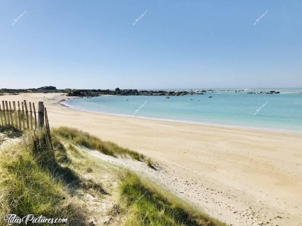 Photo Plage de Méneham : Belle randonnée ensoleillée sur la Plage de Méneham. Mer turquoise, sable blanc, j’adore 😍😎
Très belle randonnée à faire tout le long de cette côte pour ceux qui aiment marcher 😉😊c, Plage de Méneham, Finistère, Mer, sable, Dune