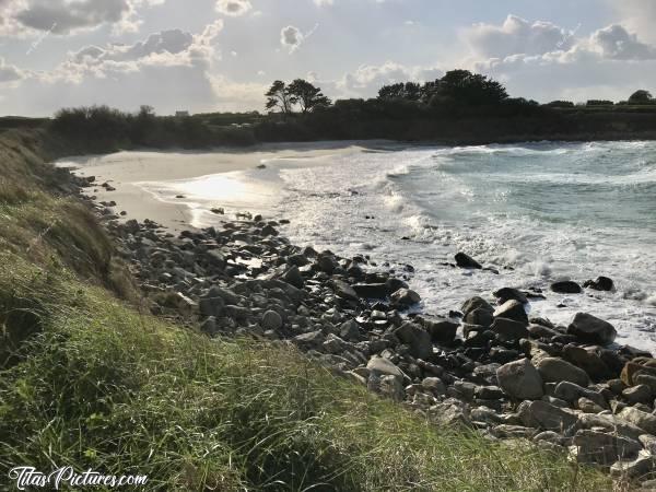 Photo Crac’h zu : Beaux reflets du soleil sur le sable, fraîchement mouillé par ces belles vagues incessantes 👍🏻😍🥰c, Crac’h zu, Cléder, vagues, sable blanc, rochers de granit