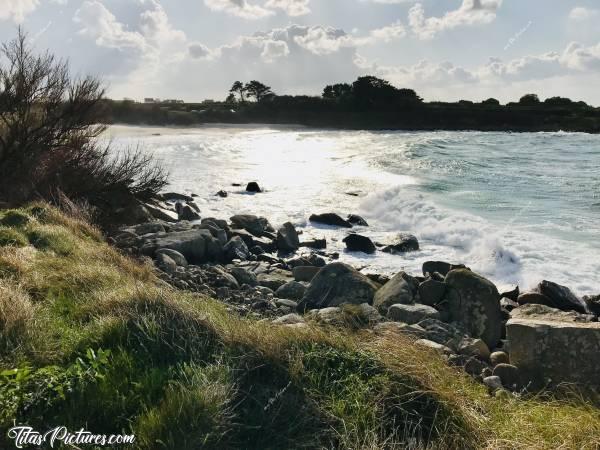 Photo Crac’h zu : Beaux reflets du soleil sur cette belle mer bleue, avec de belles vagues incessantes… 😍😎🥰
C’est juste impossible de s’en lasser 😍🥰c, Crac’h zu, Cléder, Plage