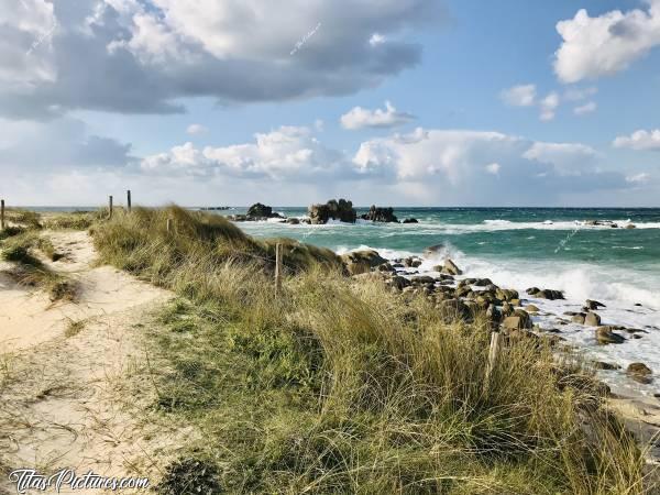 Photo Les Amiets : La belle côte sauvage du Finistère 😍🥰 Je m’en lasserais jamais.. Même quand il faut lutter contre le vent pour tenir debout et réussir à faire des photos correctes 😅c, Les Amiets, Cléder, Dunes, Vagues, Rochers