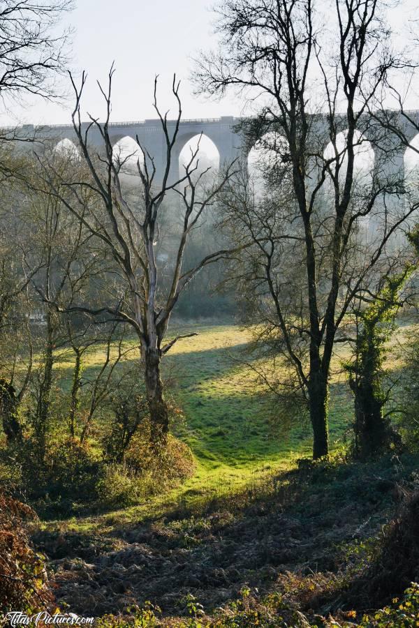 Photo Le Viaduc de Barbin : Beaux jeux de Lumières sur le Viaduc de Barbin en cette mi-décembre. J’aime beaucoup 😍🥰
Et vous, qu’en pensez-vous ?c, Le Viaduc de Barbin, Saint-Laurent-sur-Sèvre