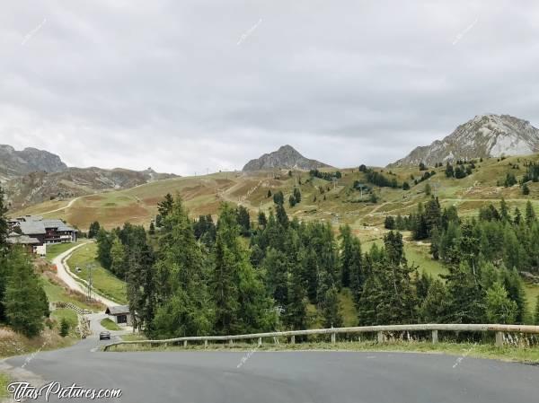 Photo La Plagne : Joli point de vue entre Belle Plagne et Plagne Bellecôte. Malheureusement, le soleil n’était pas avec moi ce jour-là 😢c, La Plagne, Les Alpes