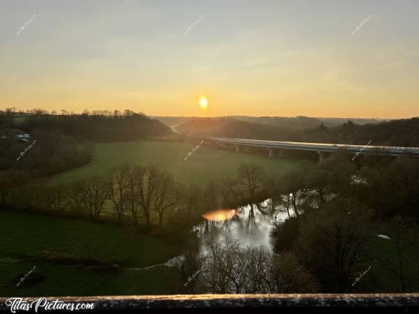 Photo Le Viaduc de Barbin : Belle randonnée de fin de journée, sur le Viaduc de Barbin, à Saint-Laurent-sur-Sèvre 😍😎c, le Parc de la Barbinière, le viaduc de Barbin