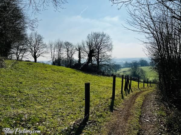 Photo L’Epaud : Belle randonnée ensoleillée dans la campagne de L’Epaud, en cette fin d’hiver. Quel beau paysage de Bocage 👍🏻😍c, L’Epaud, chemin de randonnée, campagne