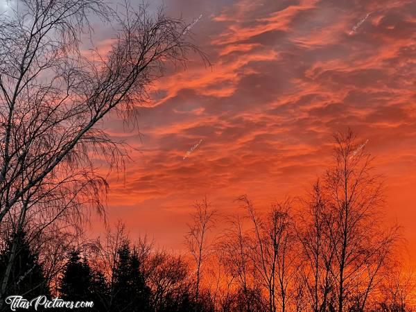 Photo Ciel Flamboyant : Quel magnifique Ciel Flamboyant au lever du jour, en allant travailler 😍
Ça met de bonne humeur pour commencer la journée 🤗😍c, Ciel Flamboyant, Lever du Soleil