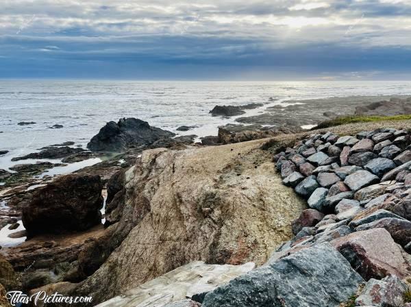 Photo Bretignolles-sur-Mer : Renforcement de la côte, à Bretignolles-sur-Mer 😬c, Bretignolles-sur-Mer, Rochers, Mer