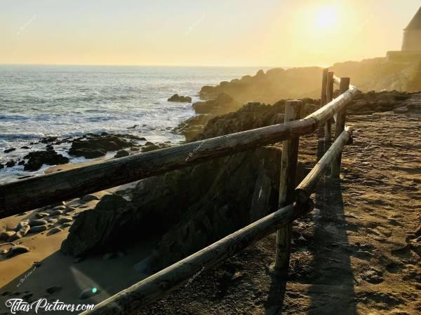 Photo Batz-sur-Mer : Batz-sur-Mer proche de la plage Saint Michel.c, Batz-sur-Mer, mer, Rochers, Coucher de soleil