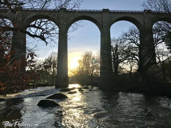 Photo Le Pont de Barbin : Le Pont de Barbin au parc de la Barbinière.c, Pont de Barbin, Viaduc, La Barbinière, Coucher de soleil