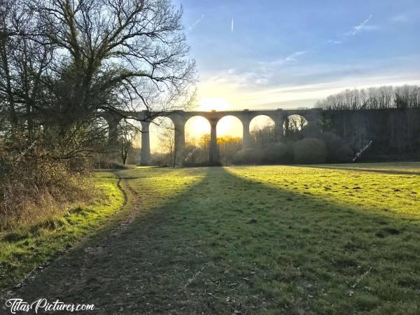 Photo Le Pont de Barbin : Le Pont de Barbin au parc de la Barbinière.c, Pont de Barbin, Viaduc, La Barbinière, Coucher de soleil