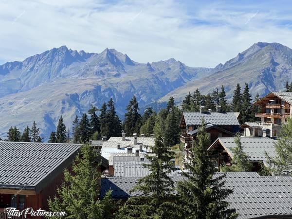 Photo La Rosière : Vue du Balcon de mon Logement Airbnb, à la Rosière dans les Alpes. C’est pas trop mal je trouve, pas vous ?c, La Rosière, les Alpes, Montagnes