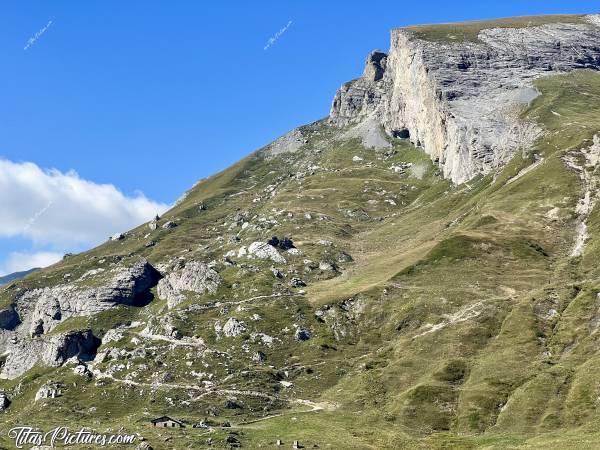 Photo Le Beaufortin : Quels beaux alpages verdoyants pour les vaches 👍🏻😍c, Les Alpes, Montagnes, Beaufortin, Savoie