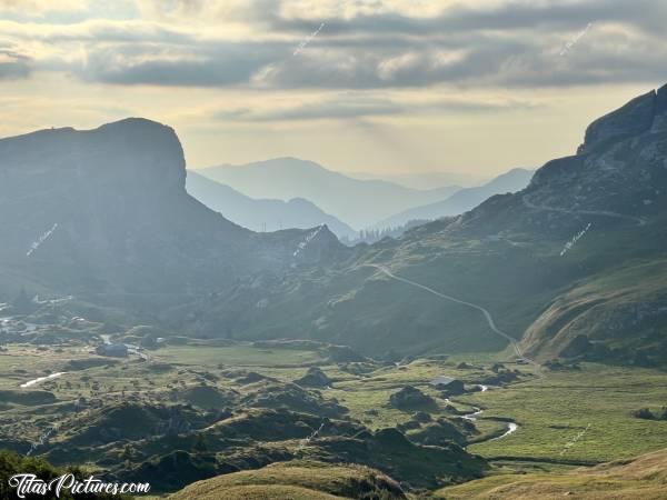 Photo Le Beaufortin : Belle lumière de fin de journée sur les montagnes du Beaufortin 👍🏻😍😎c, Les Alpes, Montagnes, Beaufortin, Savoie