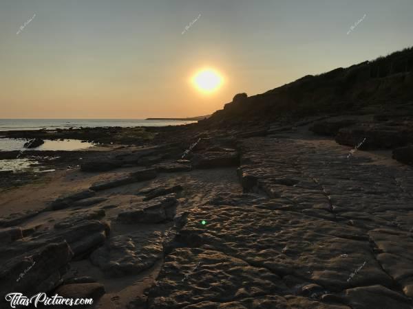 Photo Sunset on the Sea : La Plage du Veillon à Talmont-Saint-Hilairec, 