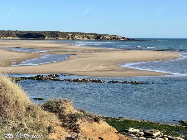 Photo Le Veillon : En ce début de printemps ensoleillé, mais encore bien frais, rien de plus vivifiant que de faire une balade en bord de mer 👍🏻😍😎c, Tita’s Pictures, Le Veillon, Talmont-Saint-Hilaire