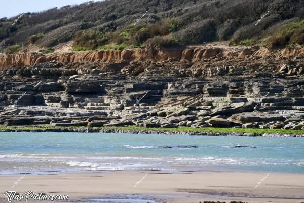 Photo Le Veillon  : À la plage du Veillon et comme sur beaucoup d’autres plages du littoral, les grandes marées et les tempêtes continuent de grignoter la côte 😥😓c, Tita’s Pictures, Le Veillon, Plage, Talmont-Saint-Hilaire