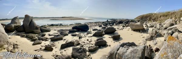 Photo La Baie du Kernic  : Panoramique du passage étroit entre la Baie du Kernic et la Mer. Le courant y est très puissant quand la mer monte. Il est d’ailleurs fortement déconseillé de s’y baigner au risque d’être emporté très loin par le courant 🤭😅c, Tita’s Pictures, Baie du Kernic, Plouescat 