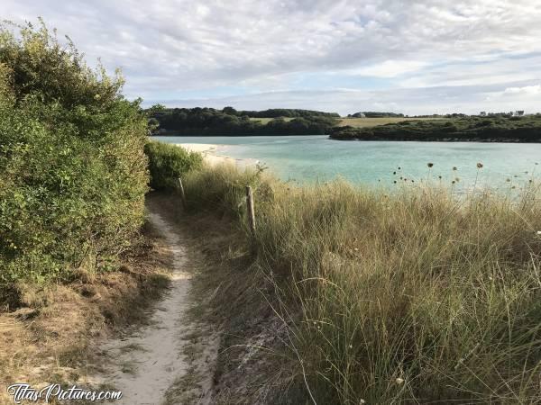 Photo La Rivière de Plougoulm : Belle randonnée ensoleillée ce jour-là, à ce que j’appelle la Rivière de Plougoulm. Le paysage est très changeant suivant les marées.c, Tita’s Pictures, Anse du Guillec, Plougoulm