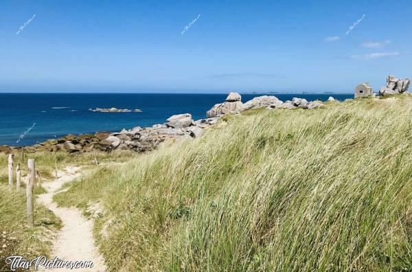 Photo Maison du Gardien : Petite balade le long de la mer pour aller voir la maison du gardien. C’est bon, toujours là après toutes ces années 👍🏻😊c, Dunes, sable, mer, Rochers