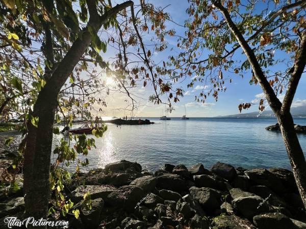 Photo La Pointe du Bout : Vraiment trop belle cette Pointe du Bout aux Trois-Îlets 👍🏻😍 Les plages sont toutes petites par contre, et il y a beaucoup de rochers. Mais c’est vraiment un très bel endroit 😍🥰c, Tita’s Pictures, La Martinique, La Pointe du Bout, Les Trois-Îlets