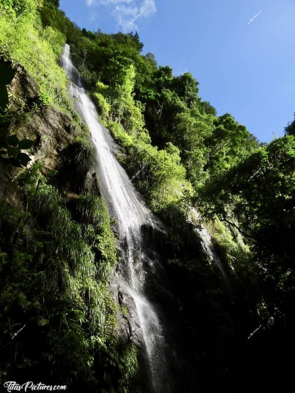 Photo Cascade de la Rivière Couleuvre : La belle et grande Cascade de la Rivière Couleuvre en Martinique. Le sentier pour y parvenir est assez sportif, mais la vue à l’arrivée  est amplement méritée 😉😍c, Tita’s Pictures, la Martinique, Cascade de la Rivière Couleuvre
