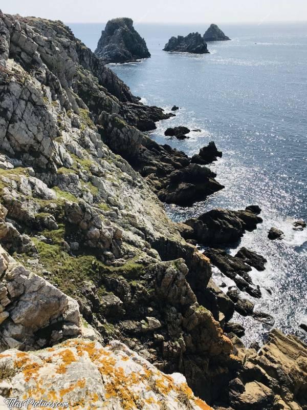 Photo Pointe de Pen-Hir : Les 3 Pois à la Pointe de Pen-Hir à Camaret-sur-Mer. Très bel endroit à voir absolument 😍c, Pointe de Pen-Hir