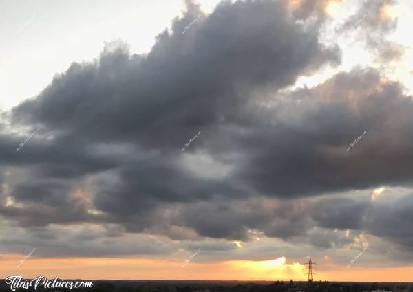 Photo Les Herbiers : Coucher de soleil vu des hauteurs des Herbiers.c, Coucher de soleil, Les Herbiers