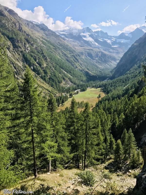 Photo La Vallée d’Aoste : La Vallée d’Aoste à Valnontey en direction de Grand Paradis. J’oublierai jamais cette randonnée tant elle était dure car la pente très raide 😅 J’ai pas réussi à atteindre le sommet 😪 J’ai abandonné au bout d’une heure et demie. Il restait encore une heure et le soleil avait déjà disparu derrière la montagne😖 J’ai donc préféré redescendre..c, Vallée d’Aoste, Italie, Randonnée, Grand Paradis