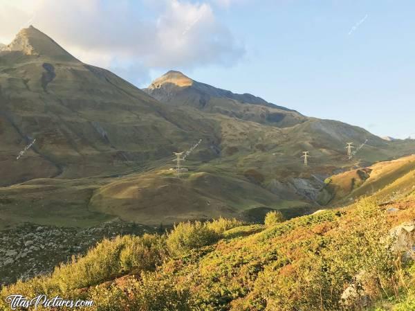 Photo Col du Petit-Saint-Bernard : Coucher de soleil sur le Col du Petit-Saint-Bernard, à moins de 500 m de
la frontière Italienne.c, Col du Petit-Saint-Bernard, Frontière Italienne