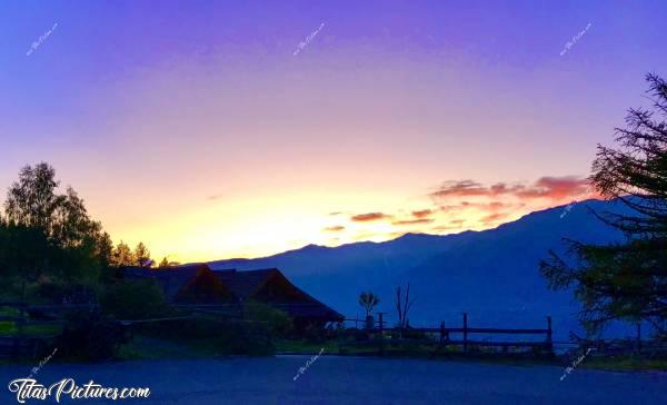 Photo Les Coches : Coucher de soleil aux Coches à Bellentre à quelques pas de mon logement.c, Coucher de soleil, Les Alpes, Ranch