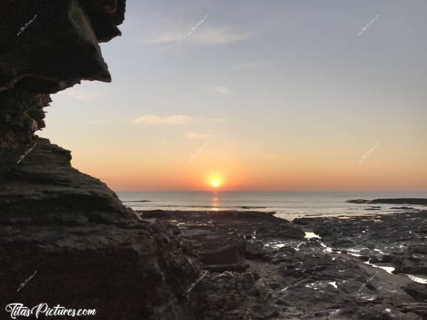 Photo Pointe de Saint-Gildas : La Pointe de Saint-Gildas à Préfailles dans le 44.c, Pointe de Saint-Gildas, Préfailles, Coucher de soleil