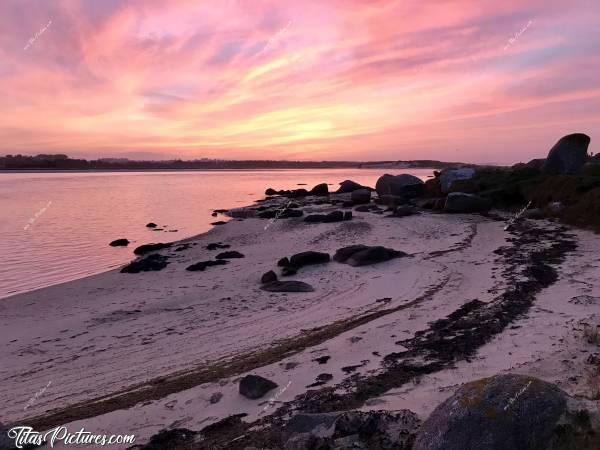 Photo La Baie du Kernic : Coucher de soleil sur la Baie du Kernic. Trop belles couleurs ce soir-là 😍c, Baie du Kernic, Coucher de soleil, Mer, Dunes, Rochers